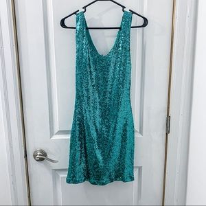 Women’s emerald sequin holiday Halloween dress